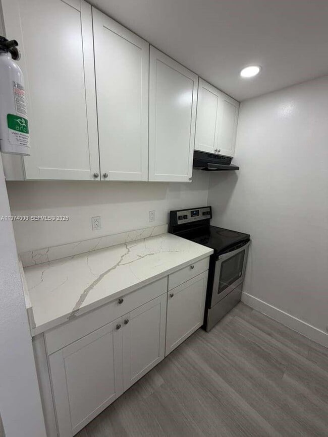 Building Photo - 2319 Johnson St