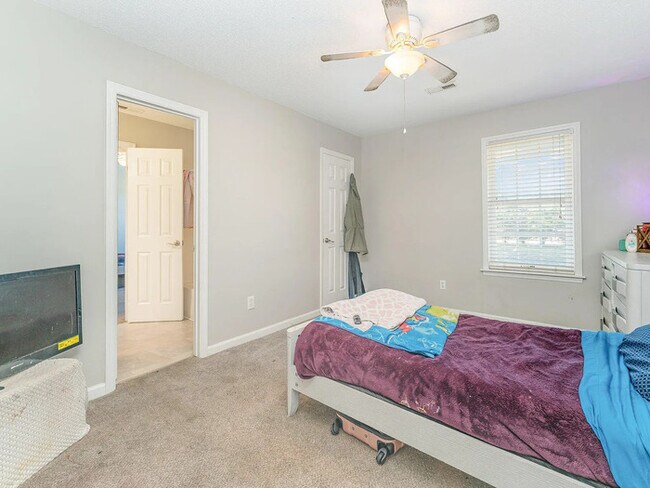 Building Photo - Earn Wealth While Leasing – Like a Homeowner – Lease to Own