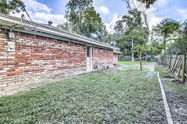 Building Photo - 9115 Highcrest Dr