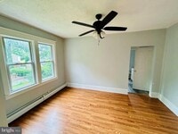 Building Photo - 303 Kenny St