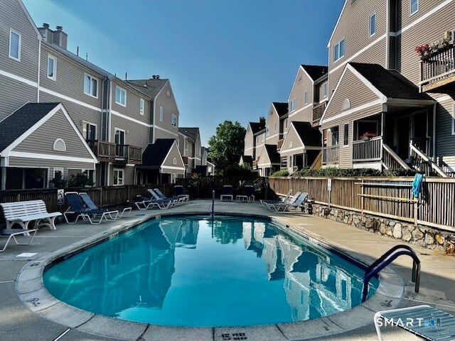 Building Photo - 44 Glenrock