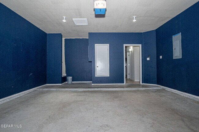 Building Photo - 11140 Catherine Slutter Ln
