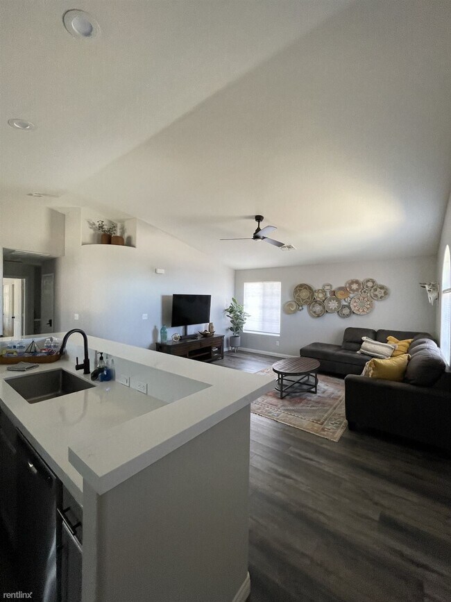 Building Photo - 3 br, 2 bath House - 3636 Lexington Avenue
