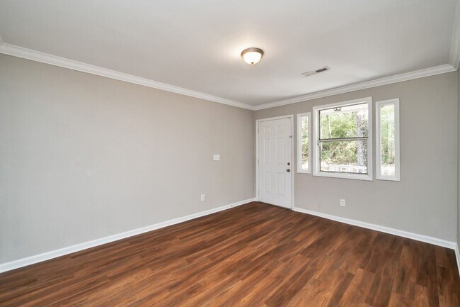 Building Photo - Grab This Dolomite Charmer Before It’s Gone!"