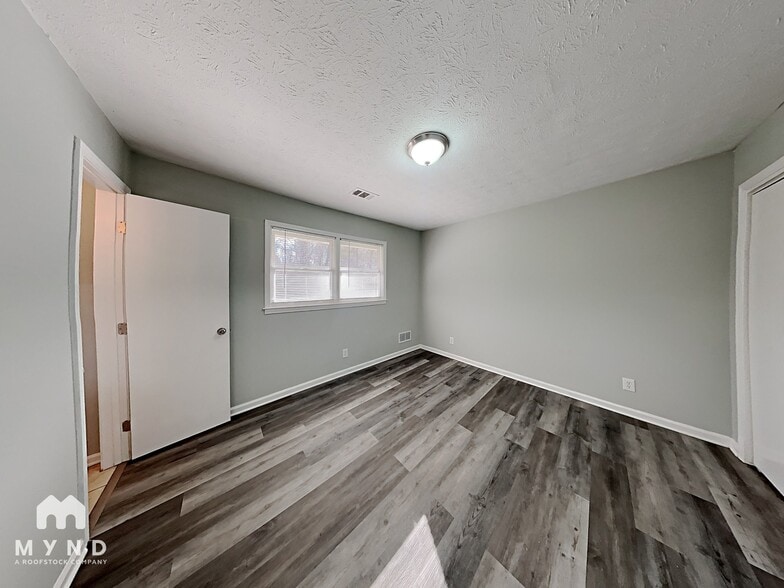 Building Photo - 8156 Sweetwater St