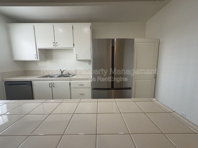 Building Photo - 2255 Cahuilla St