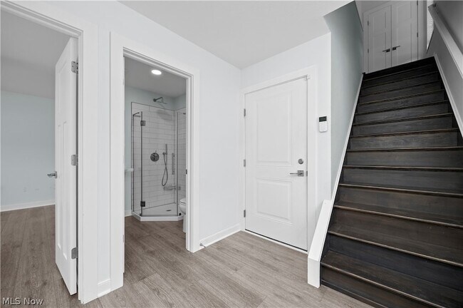 Building Photo - 2059 W 34th Pl