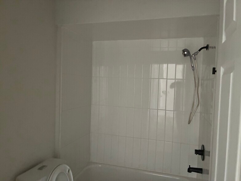 Building Photo - 2747 Armand Pl