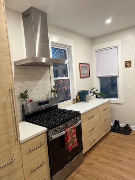 Building Photo - 2817 Bridge Ave