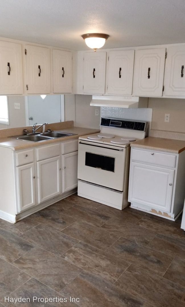 Building Photo - 3 br, 1.5 bath House - 209 F McQueen St