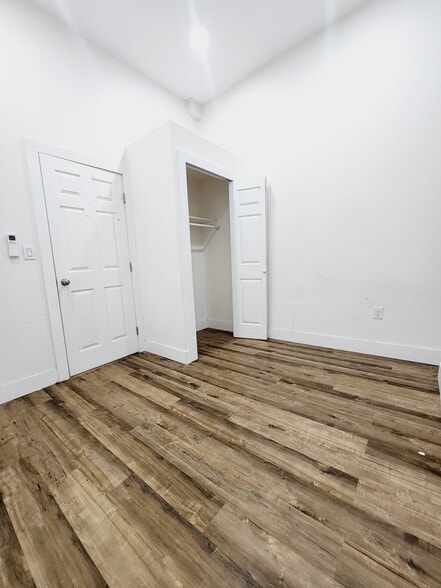 Building Photo - 418 Avenue C