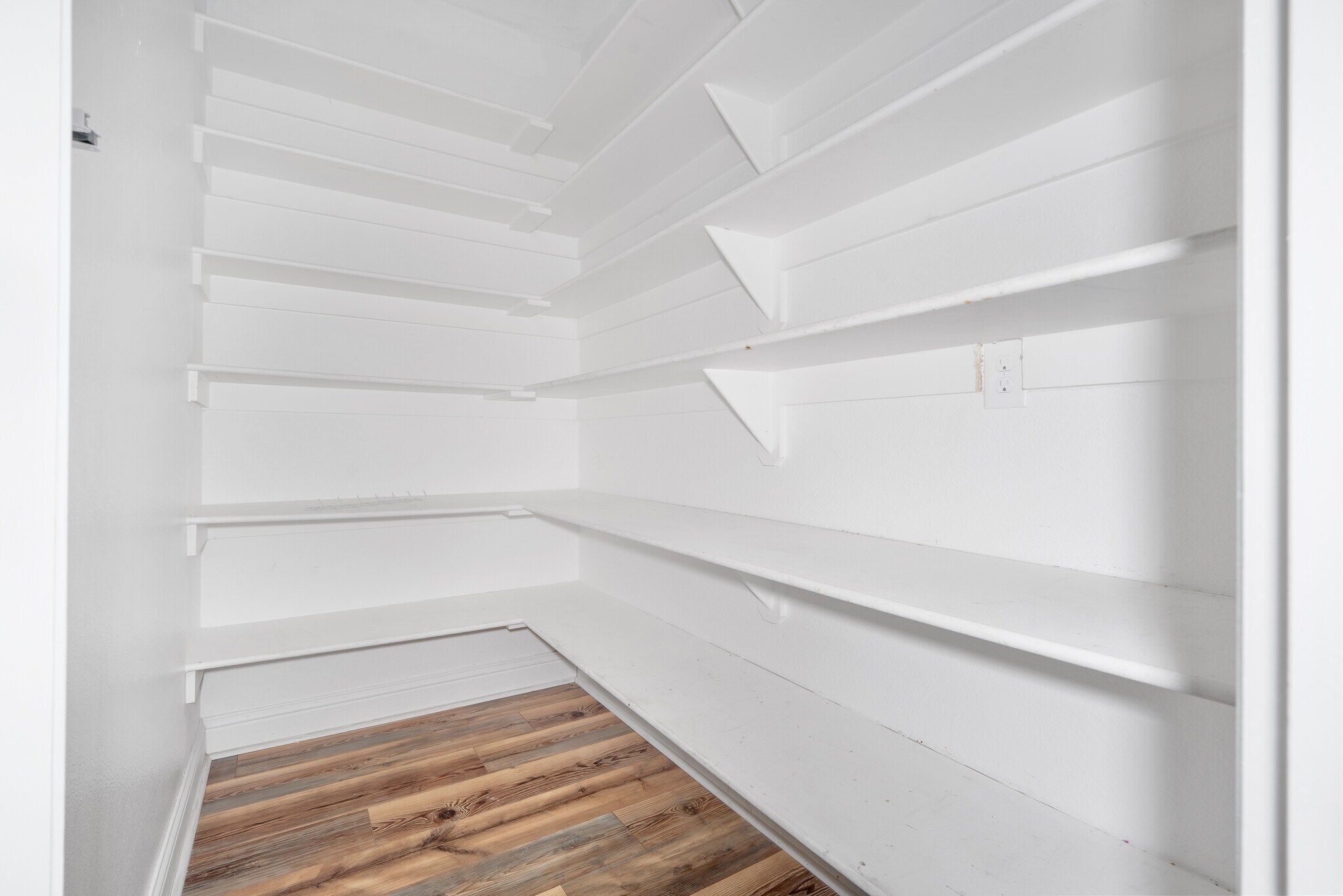 Building Photo - 6008 Ridge View St