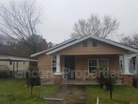 Building Photo - 1209 N Hyde Park Ave