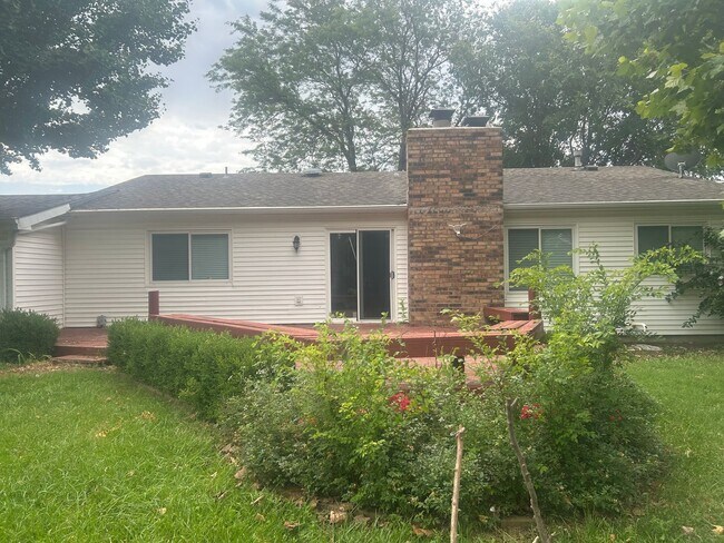 Building Photo - UPDATED Northeast side Home - Close NE YMCA