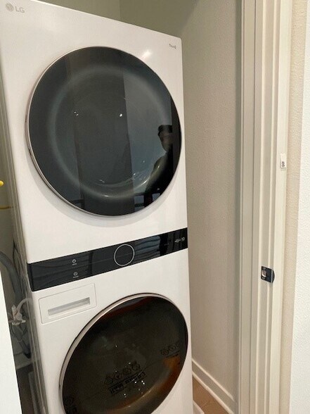 In home washer and dryer - 13914 Boyden Way