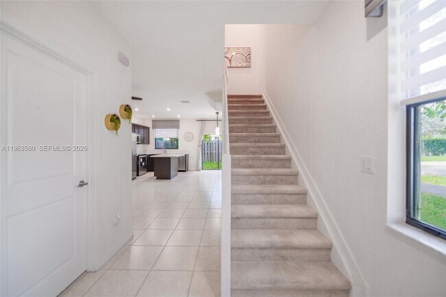 Building Photo - 20814 NE 5th Ct