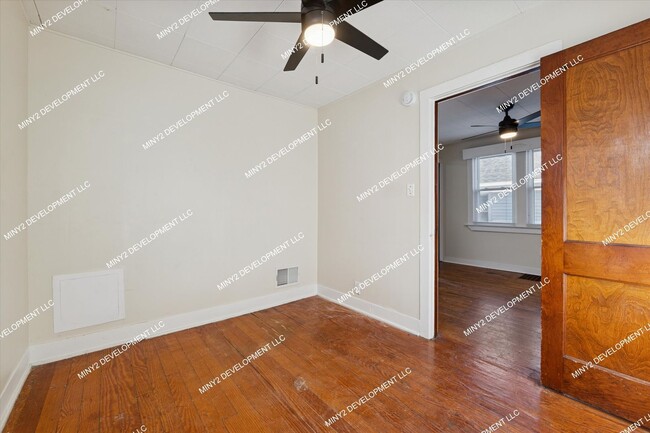 Building Photo - 22618 Maxine St