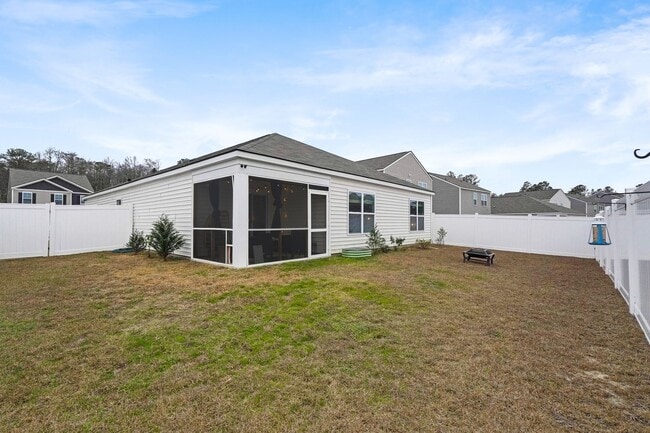 Building Photo - Well-Maintained 4 Bedroom Corner Lot Home in The Palms with Resort-Style Community Amenities