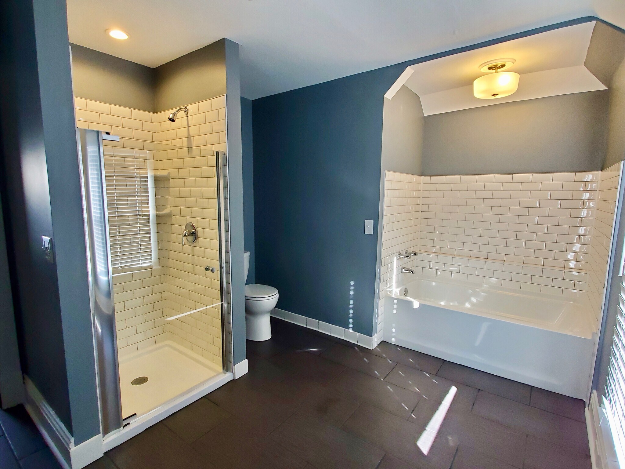 Bathroom - 2529 Charlotte St