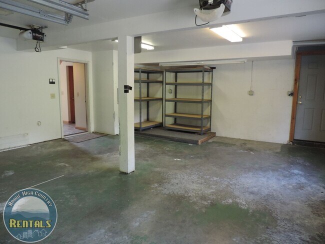 Building Photo - Spacious Home in Sugar Grove With Easy Access to Boone