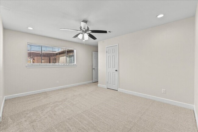 Building Photo - 15514 Diana Ln