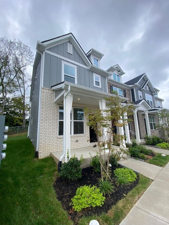 Building Photo - Brand New End Unit in Tulip Hills