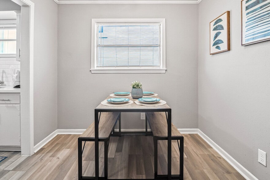 Building Photo - 2409 Brun St