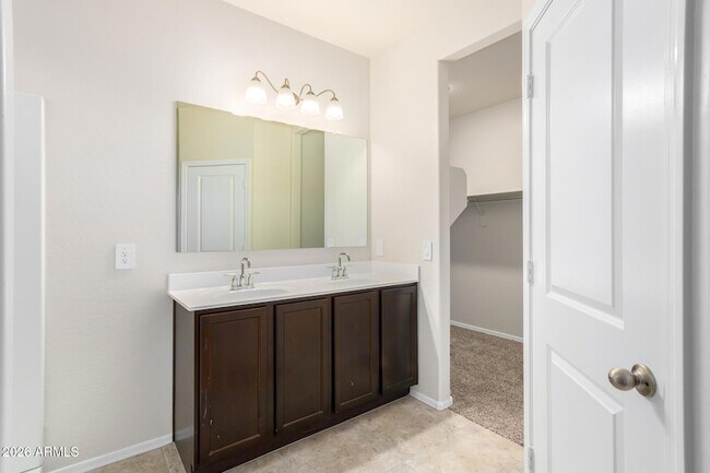 Building Photo - 1810 W Pinkley Ave