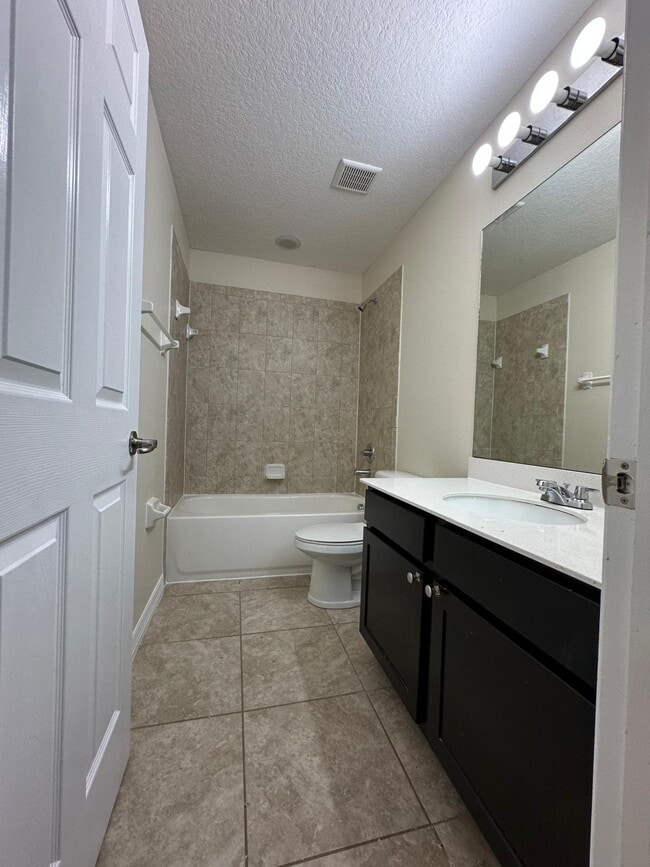 Building Photo - 2495 Seven Oaks Dr