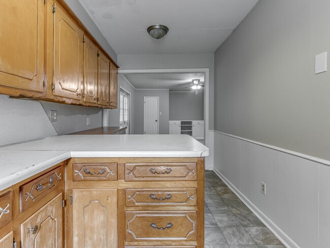 Building Photo - 2609 Mickey Rd