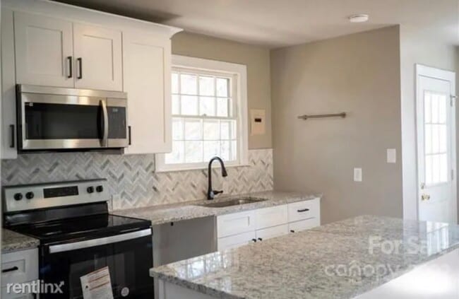 Building Photo - 2008 Choyce Cir