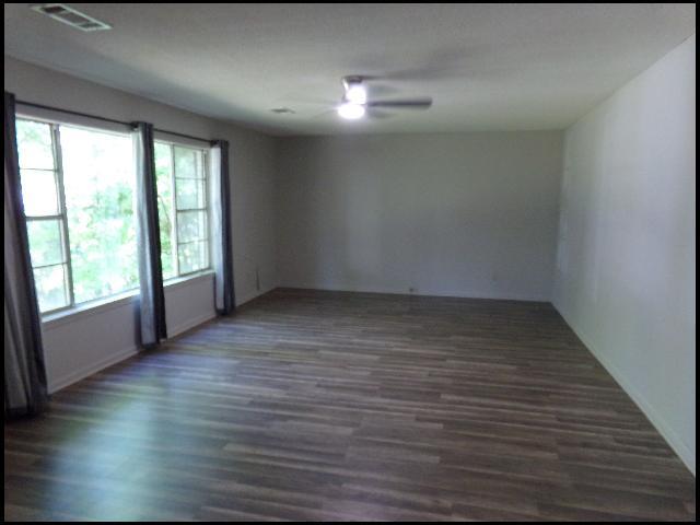 Building Photo - 701 N Buchanan St