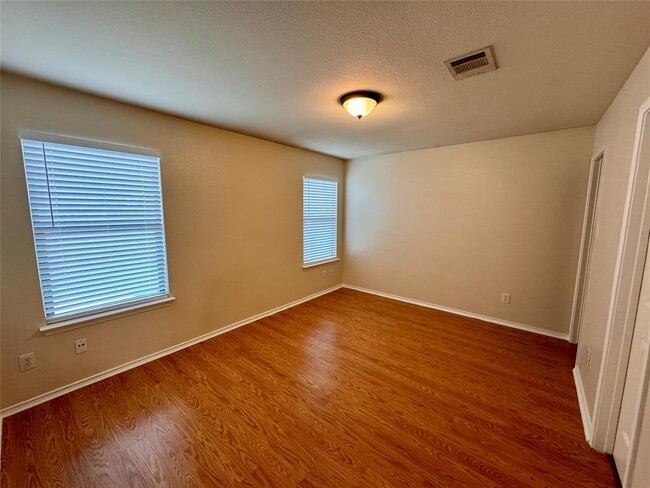 Building Photo - 5620 Victory Gallop Dr