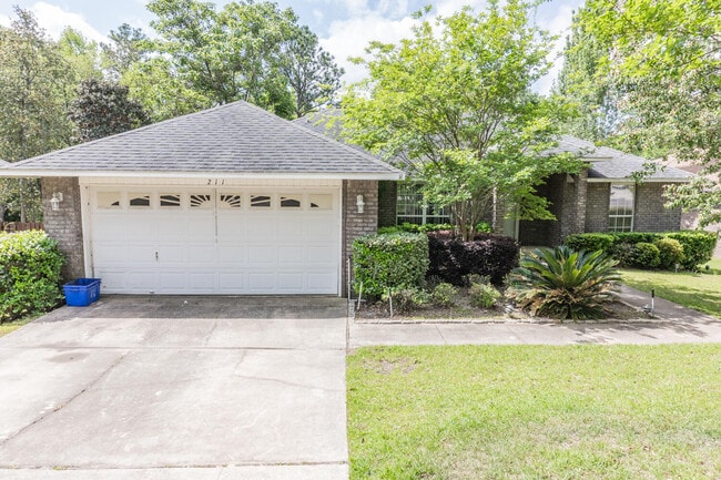 211 Foxchase Way 211 Foxchase - 211 Foxchase Way Crestview Fl Primary Photo 