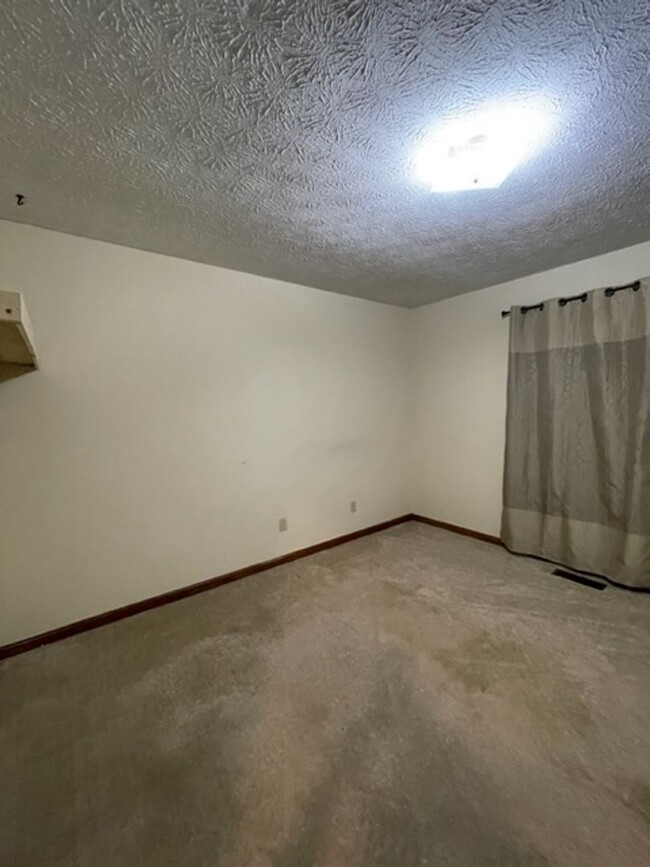 Building Photo - City of Maryville 37803 - 3 bedroom, 2 bat...