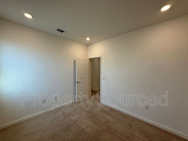 Building Photo - 754 Shearwater Rd