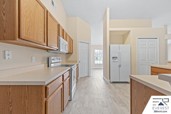 Building Photo - 96 Whispering Pine Dr