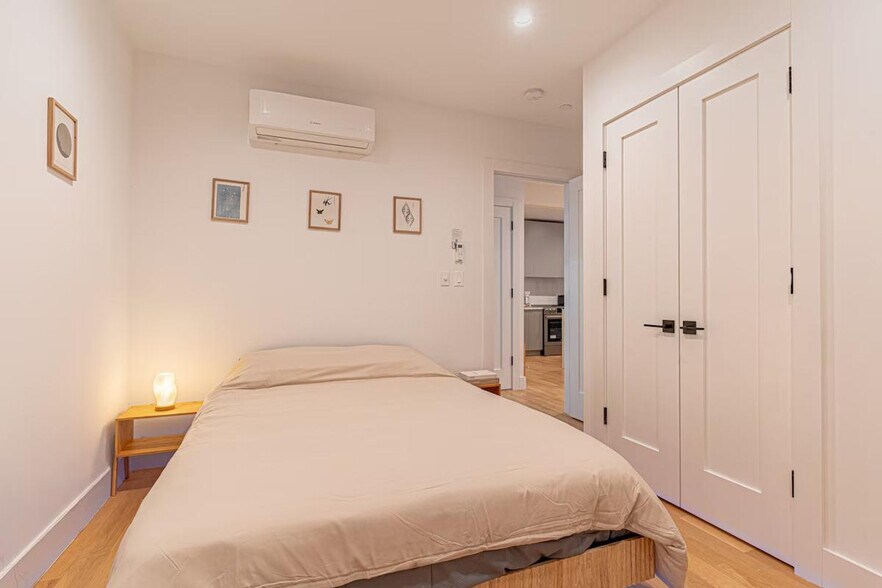 Building Photo - 207 Cooper St