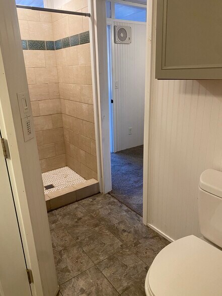 Building Photo - 4828 Melita Ave