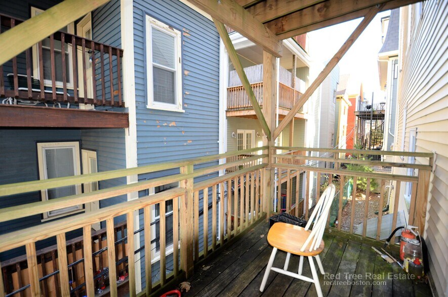 Building Photo - 17 Eldora St