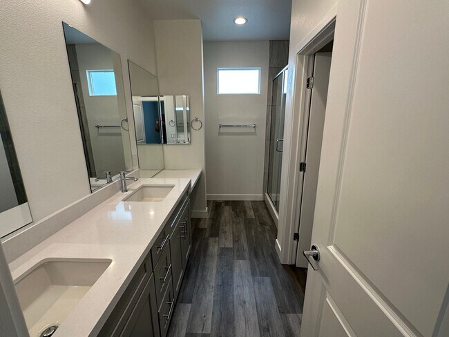 Building Photo - Experience Modern Elegance in this Summerl...