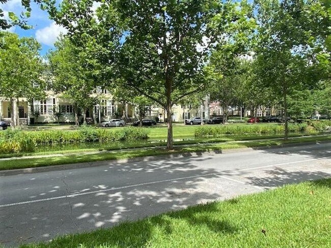 Building Photo - 2 Bedroom + Den and 1 Car Garage, Pet friendly Condo in Downtown Celebration