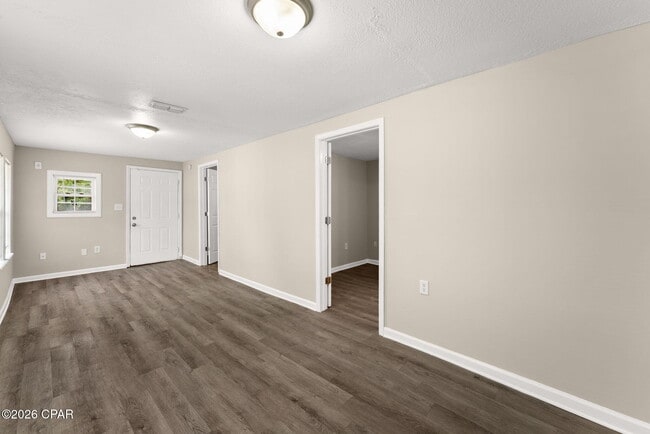 Building Photo - 119 College Ave