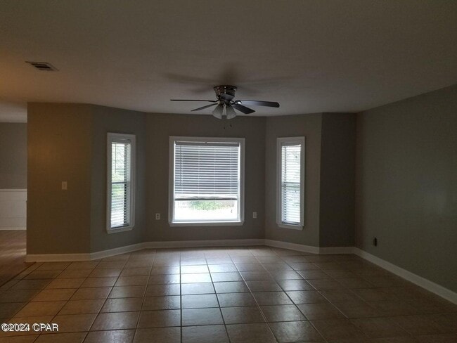 Building Photo - 202 Castile Cir