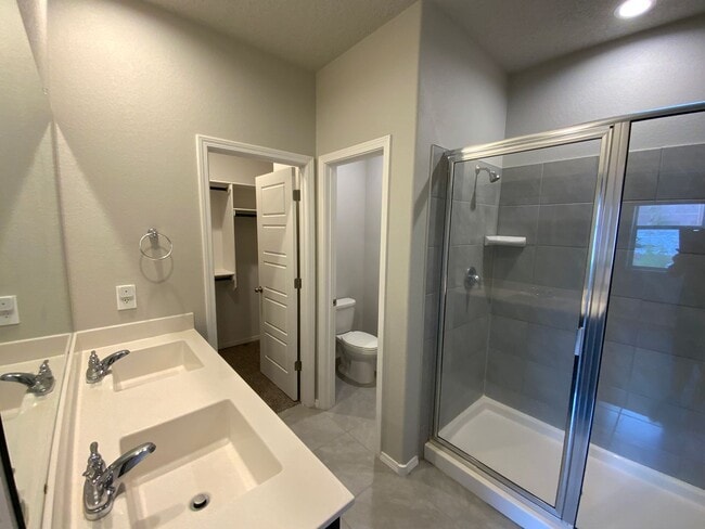 Building Photo - 3 Bedroom Single Story Home Available Near...