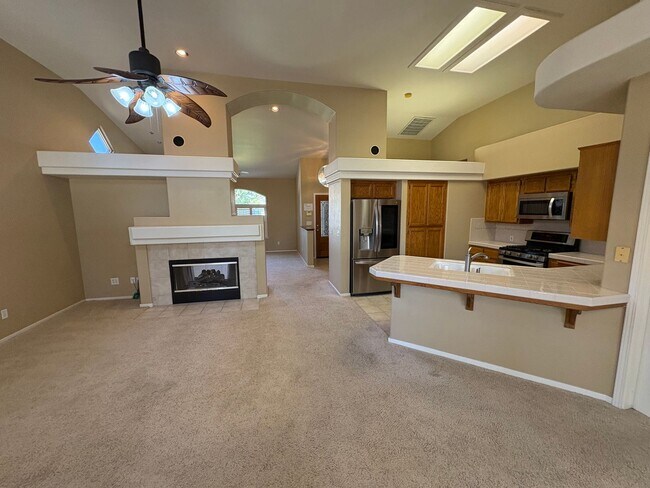 Building Photo - 1523 E Monte Vista Ct