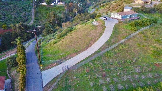 Building Photo - Stunning Single-Story with Spacious Deck, Panoramic Views, on Gated/Fenced Property!