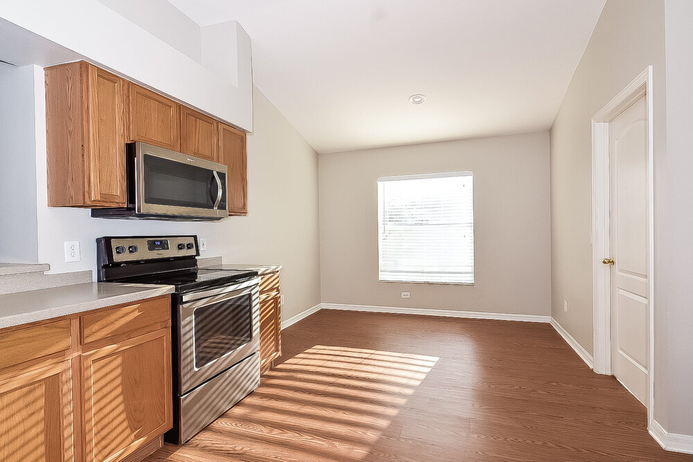 Building Photo - 601 Straw Lake Dr