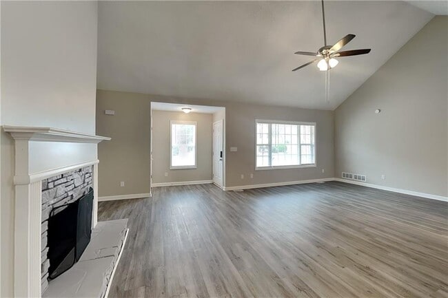 Building Photo - 85 Ellen Glen Way