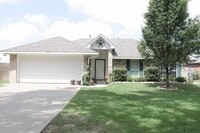 Building Photo - Coming Soon! 3 Bedroom in Flint!